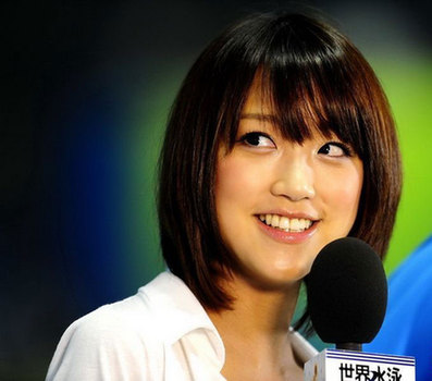 世游赛最美女主播生活照曝光(组图)
