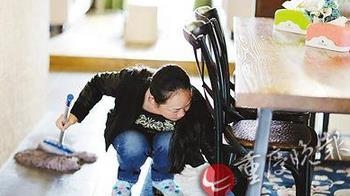 清洁工拍写真像闫妮 全身发抖拍写真老公看照片后惊呆